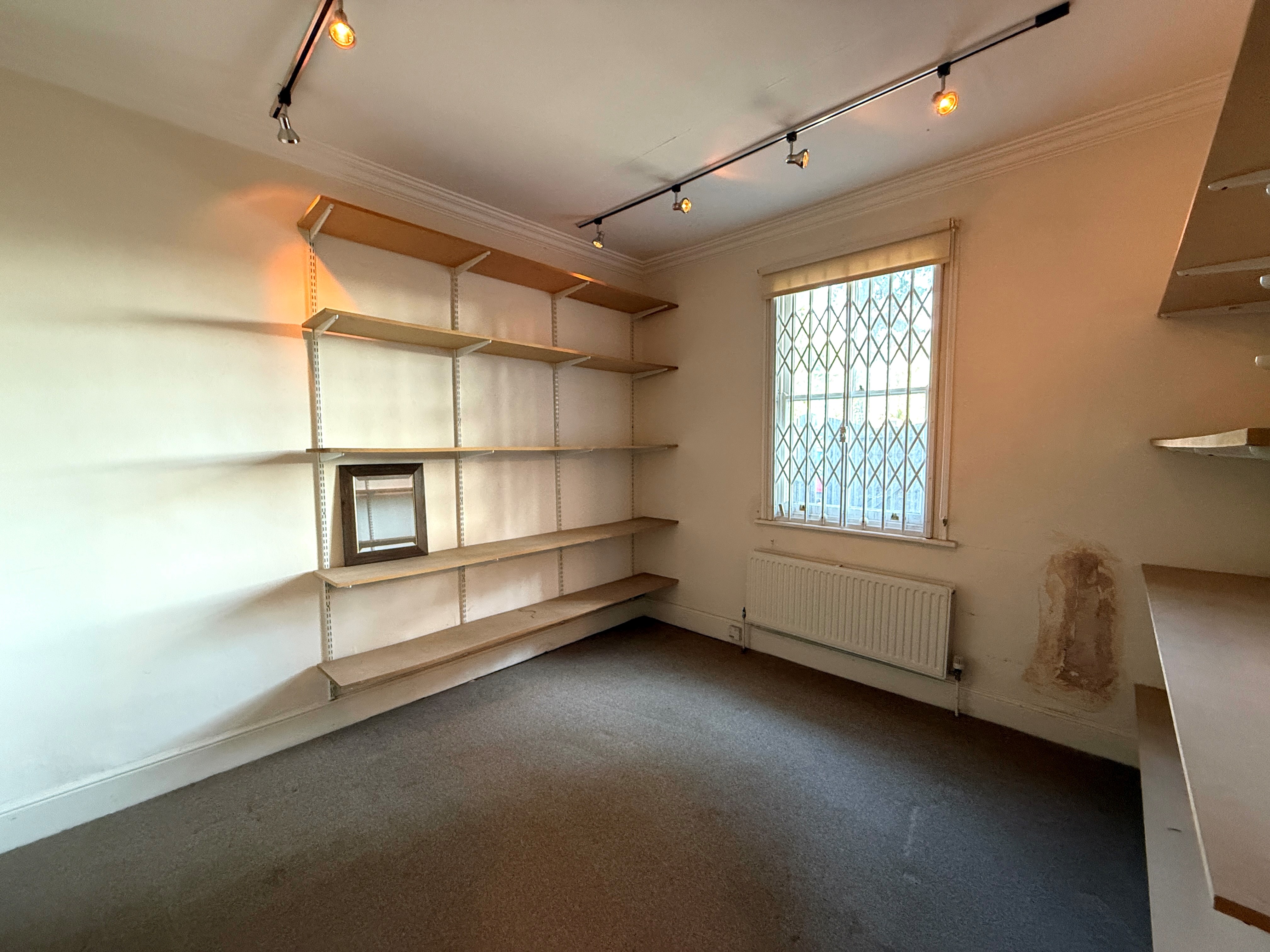 Lot: 127 - FORMER OFFICE WITH PLANNING FOR NINE FLATS - Room Three